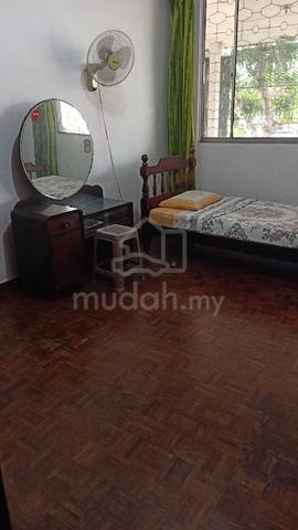 single bedroom without Aircon, only two electric fan 1