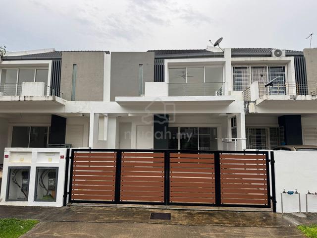 Rumah Teres 2 Tingkat Gated & Guarded Dekat Ayer Ke Untuk Disewa 1