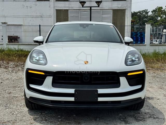 2022 Porsche Macan 2.0 Turbo - 1