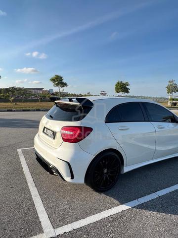 2014 Mercedes Benz A200 BlueEFCY (CBU) 1.6 (A) - 2