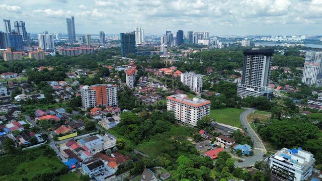 Jb town bungalow land Jalan nong chik for sale 19000sqft freehold inte 5
