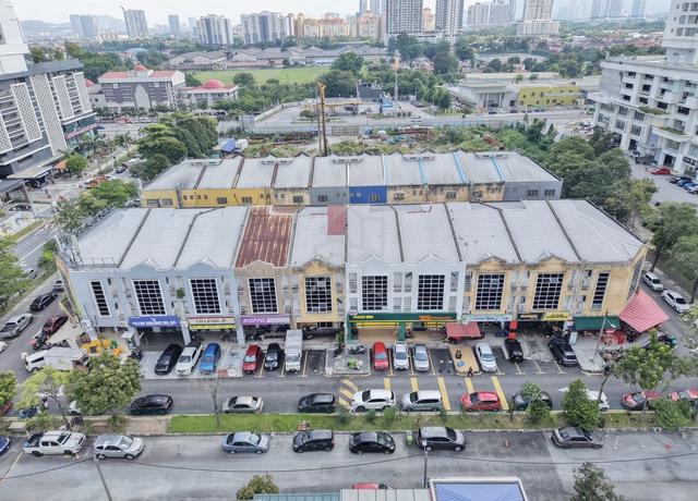 2 units 3sty Shop Office Taman Pelangi Jalan Pelangi Sentul ROI 4.8% 1