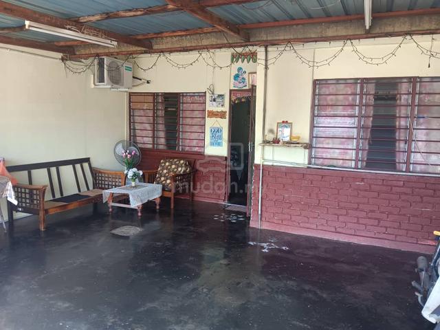 Rumah Awam 5