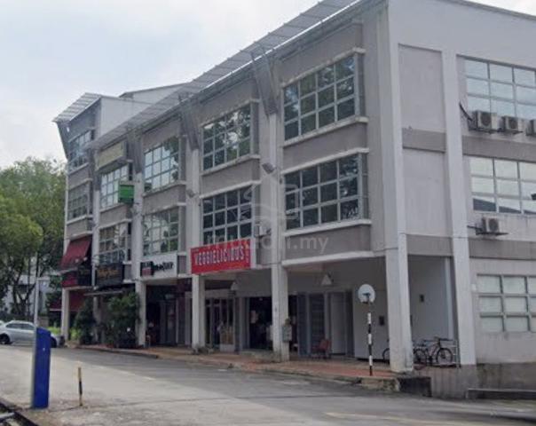 Ground & Mezz Floor SHOP For RENT (Corner) @ Petaling Jaya Section 17 1
