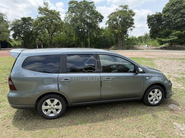 2011 Nissan GRAND LIVINA 1.6 PREMIUM/LUXURY (A) - 4