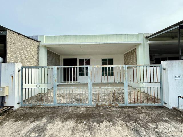 Single Storey Terrace Intermediate House for Rent at Phase 8 Senadin 1