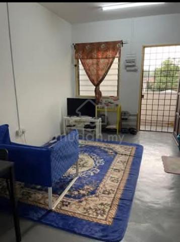 Bilik Sewa Perempuan Sungai Buloh  1