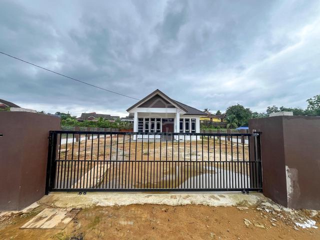 Rumah Banglo Satu Tingkat Di Kg Kolam Ajil, Hulu Terengganu 1
