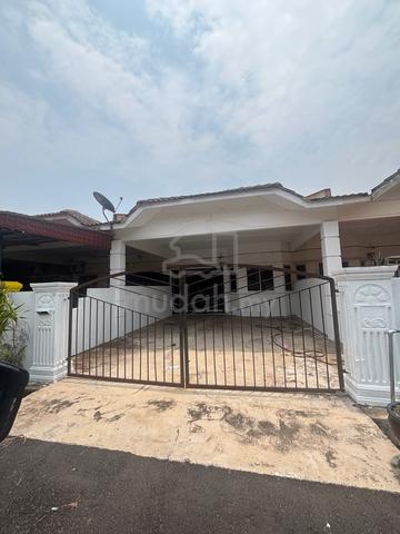 Rumah untuk dijual. Mak Chili Chukai Kemaman 1