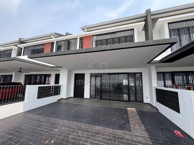 Elmina Green 7, Superlink House Facing Open & Playground Near Lakeside 1