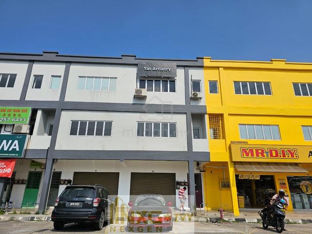 Hot Area🔥Facing Mainroad 3 Sty Shop Lot【Pekan Kapar Klang】For Rent 1