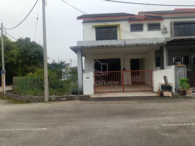 For Rent :  Double storey corner lot for rent 1
