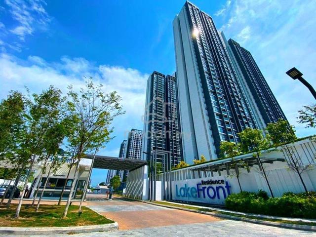 LakeFront Residence 1