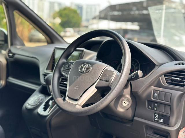 2018 Toyota VOXY 2.0 LEATHER SEAT ⭐ ROOF MONITOR v - 2
