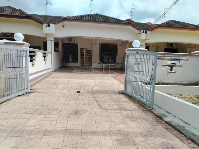 Taman Molek 1.5 storey terraced house 1