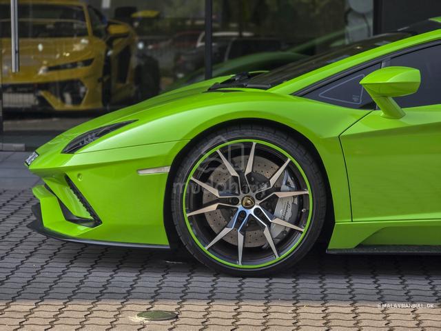 2017 Lamborghini AVENTADOR 6.5 S (A) - 5