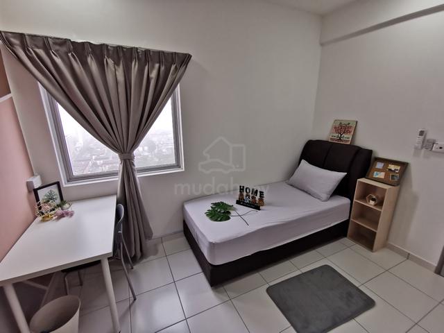 Single Room for Female in Axis Crown at LRT Pandan 1