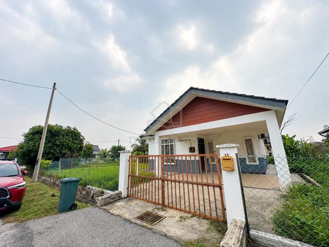 Corner Lot Banglo Setingkat Mahkota Hills Renovated Boleh Full Loan 1