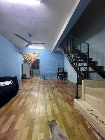 Delima/3 Beds/Fully Furnished/Hostel/Student/Tmn Cahaya Masai/Low Rent 1
