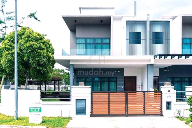 Harga Murah !!【Bulanan RM1800】Freehold 20X70 Rumah Landed near Sepang 1
