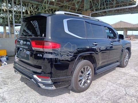 Seat Hitam Leather, 2023 Toyota LANDCRUISER 3.5 ZX - 4