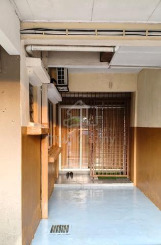 GROUND FLOOR Townhouse Jalan Seri Putra 7/4 Bandar Seri Putra KUIS UKM 1