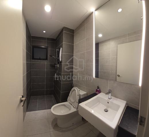 5 Star Premium Queen Room. Single Gender. 10min to TRX  5