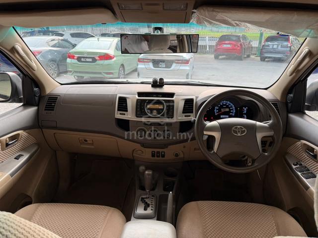 2012 Toyota FORTUNER Diesel G 2.5 (A) FACELIFT - 5