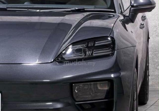 2025 BOOKNOW MEGA SPEC Grey/Beige Porsche MACAN 4 - 3