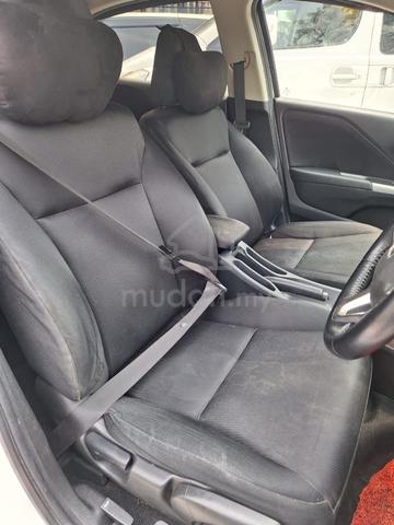 Honda City 1.5 V 2014 Loan Kedai - 5
