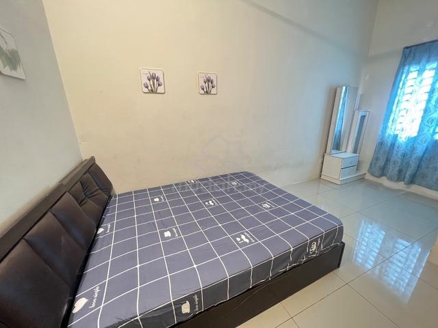 Merdeka Discount Rm200.Bilik utk lelaki 1min ke bandar Rawang 1
