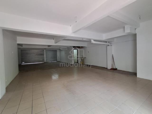 Subang Jaya, USJ Goodyear Court 8 groundfloor shop facing mainroad 1