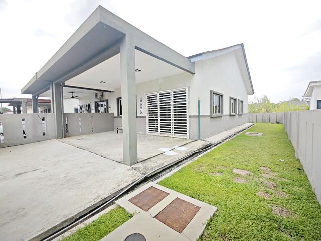 Dibawah Harga Pasaran, Bebas Banjir, Freehold, Semi D Sek 30 For Sale 1