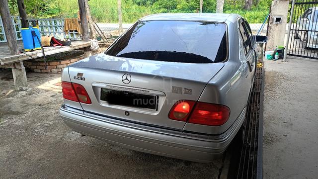 1995 Mercedes Benz 230E 2.0 (M) - 2
