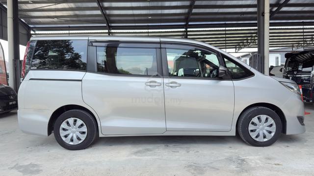 Toyota NOAH 2.0 X Spec 2022 - 5