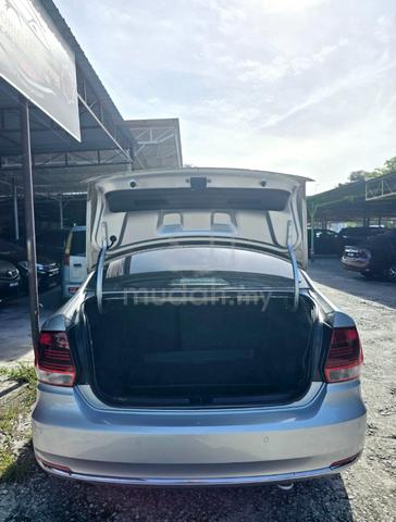 2017 Volkswagen VENTO 1.6 (A) FULL LOAN - 5