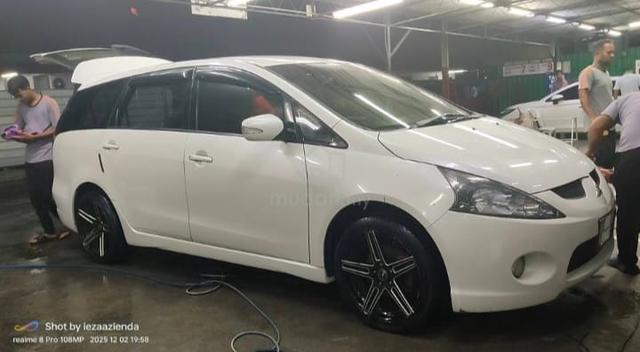 2004 Mitsubishi GRANDIS 2.4 (A) - 2