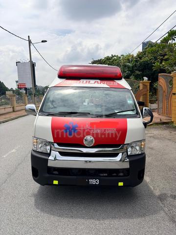 2017 Toyota HIACE 2.7 Ambulance - 1