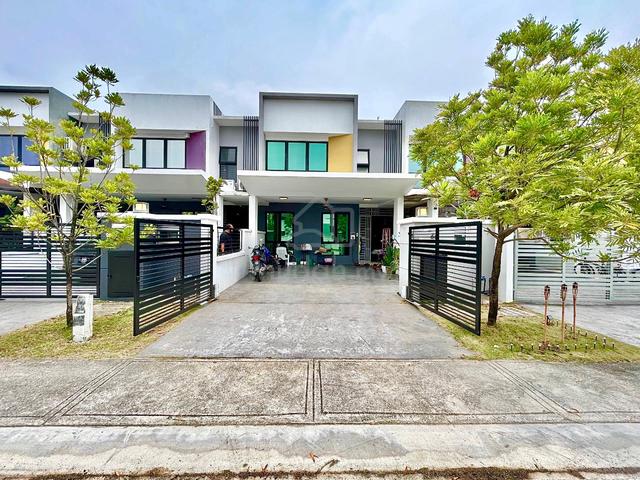 FULLY RENOVATED CANTIK 2 Storey Dahlia Clover Seksyen U12 Shah Alam 1