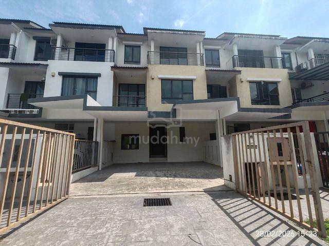 3-storey terrace superlink house  Lakeside Residence, Puchong 1