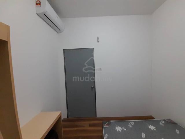 VERY NEAR CIQ MEDIUM ROOM ( Stulang ) 3
