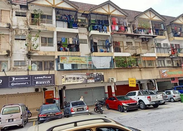 Serdang Raya Court 1