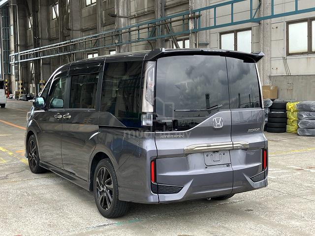 (LOW MILLEAGE) Honda Stepwagon 1.5 BLACKSTYLE 2021 - 4