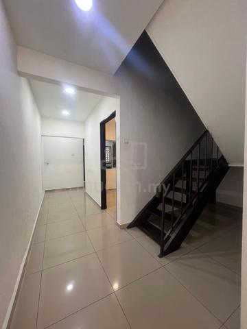 Ulu tiram,taman nora, renovated,no furniture,3 bedroom 1