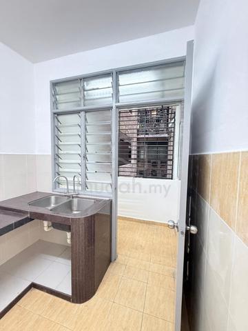 Indah Court Apartment (Bukit Indah) 1