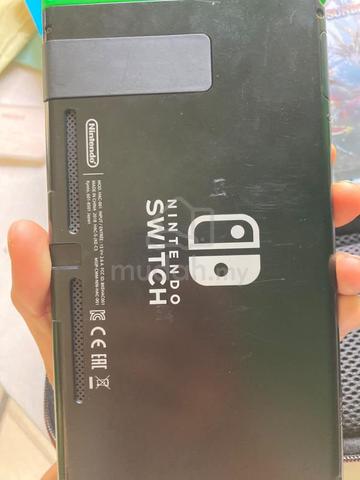 nintendo switch v1  - photo 2 of 3