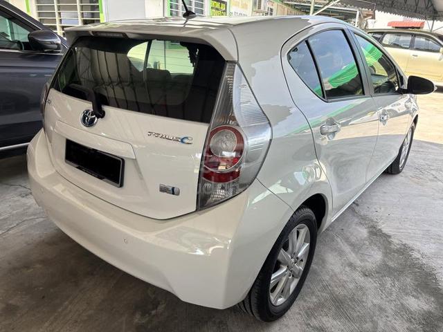 2012 Toyota PRIUS C 1.5 (A) - UNBELIEVABLE COND. - 3