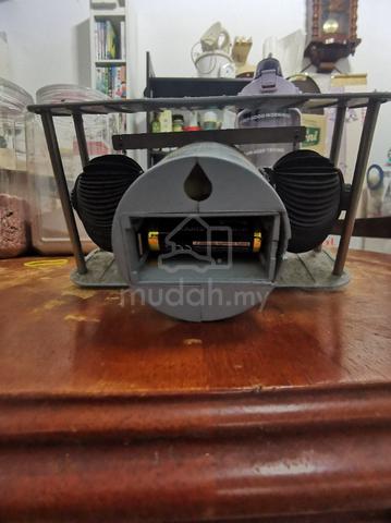 table clock shaped like a plane  - photo 2 of 3
