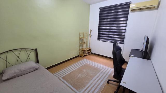 Furnished room w/ private bathroom for male in Bandar Putra Kulai 1
