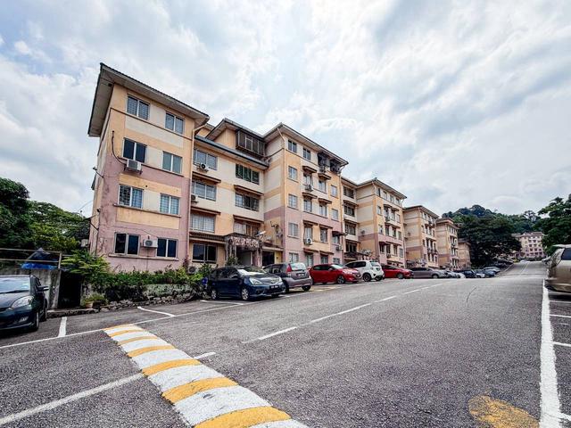 saujana apartment 1